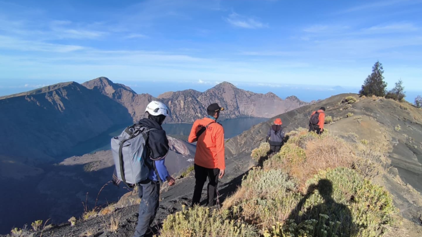 Basarnas Diminta Transparan, DPR Soroti Keterlambatan Evakuasi di Rinjani